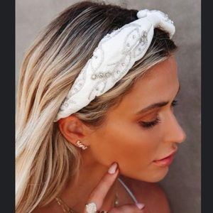Vici Centerpiece Bridal Headband